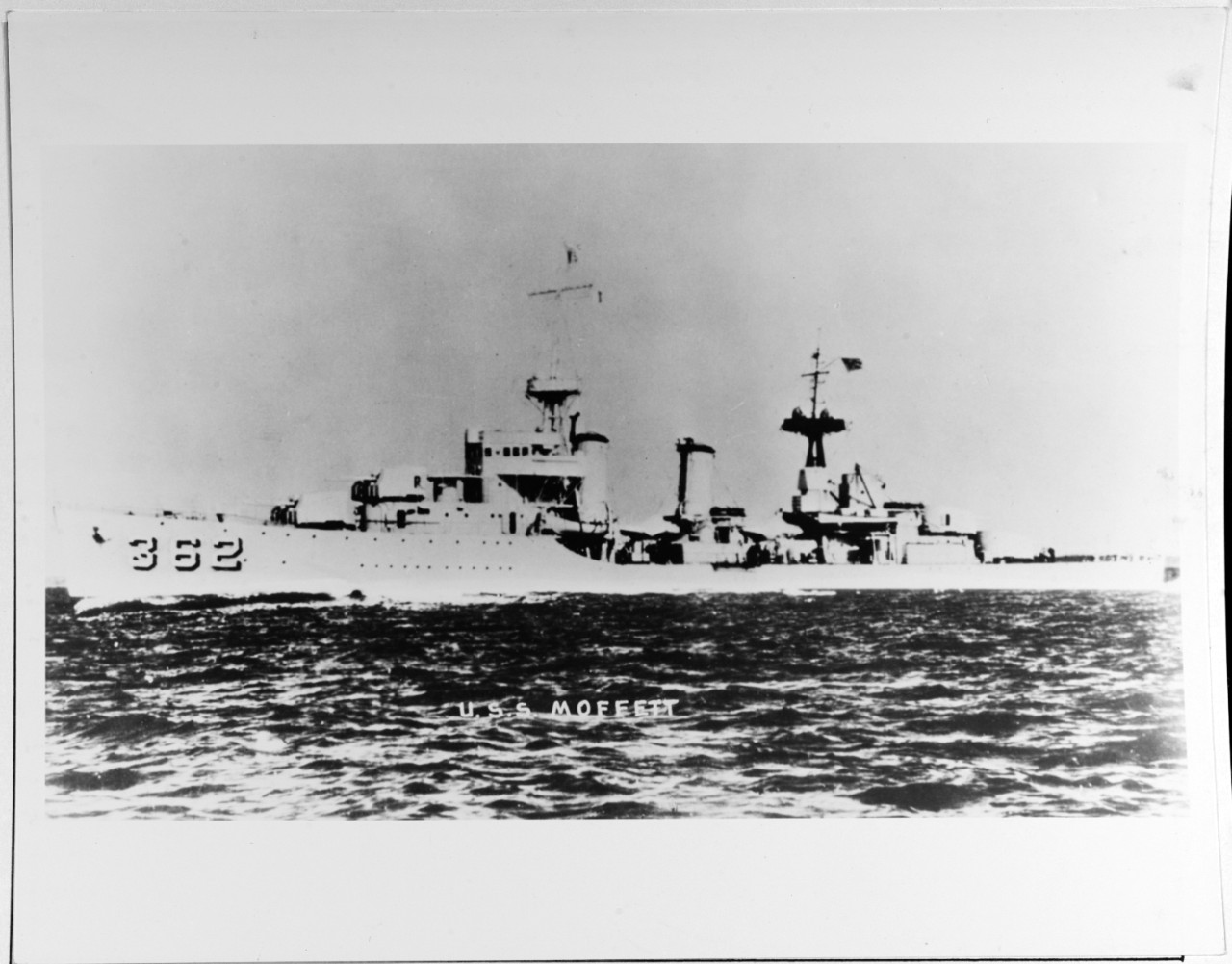 NH 67602 USS MOFFETT (DD362)